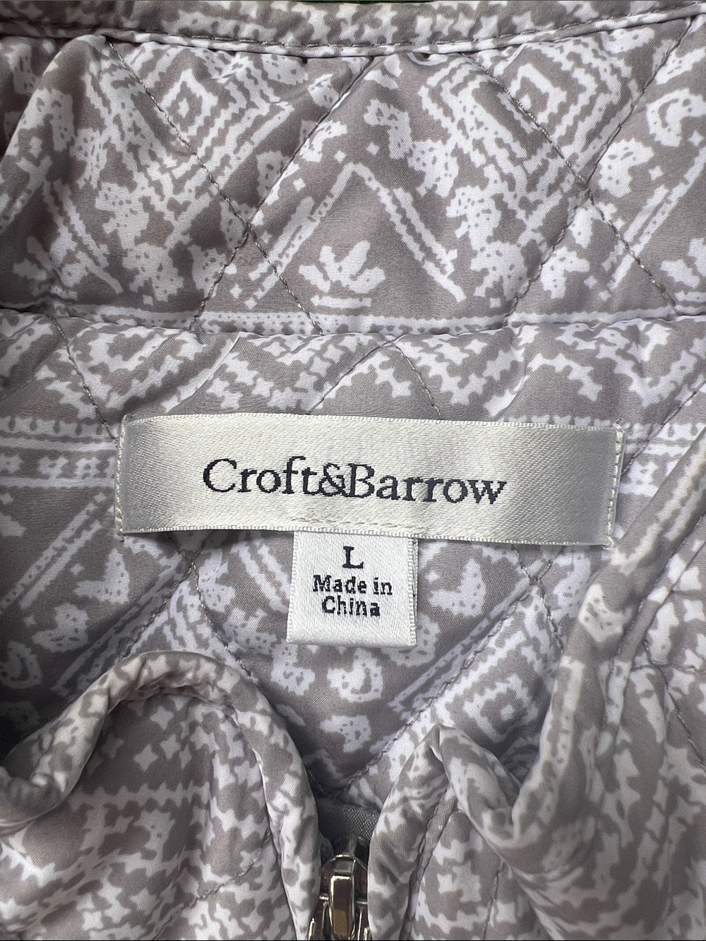 Coldwater Creek Quilted Geometric Vest in Gray and White - Picture 2 of 6